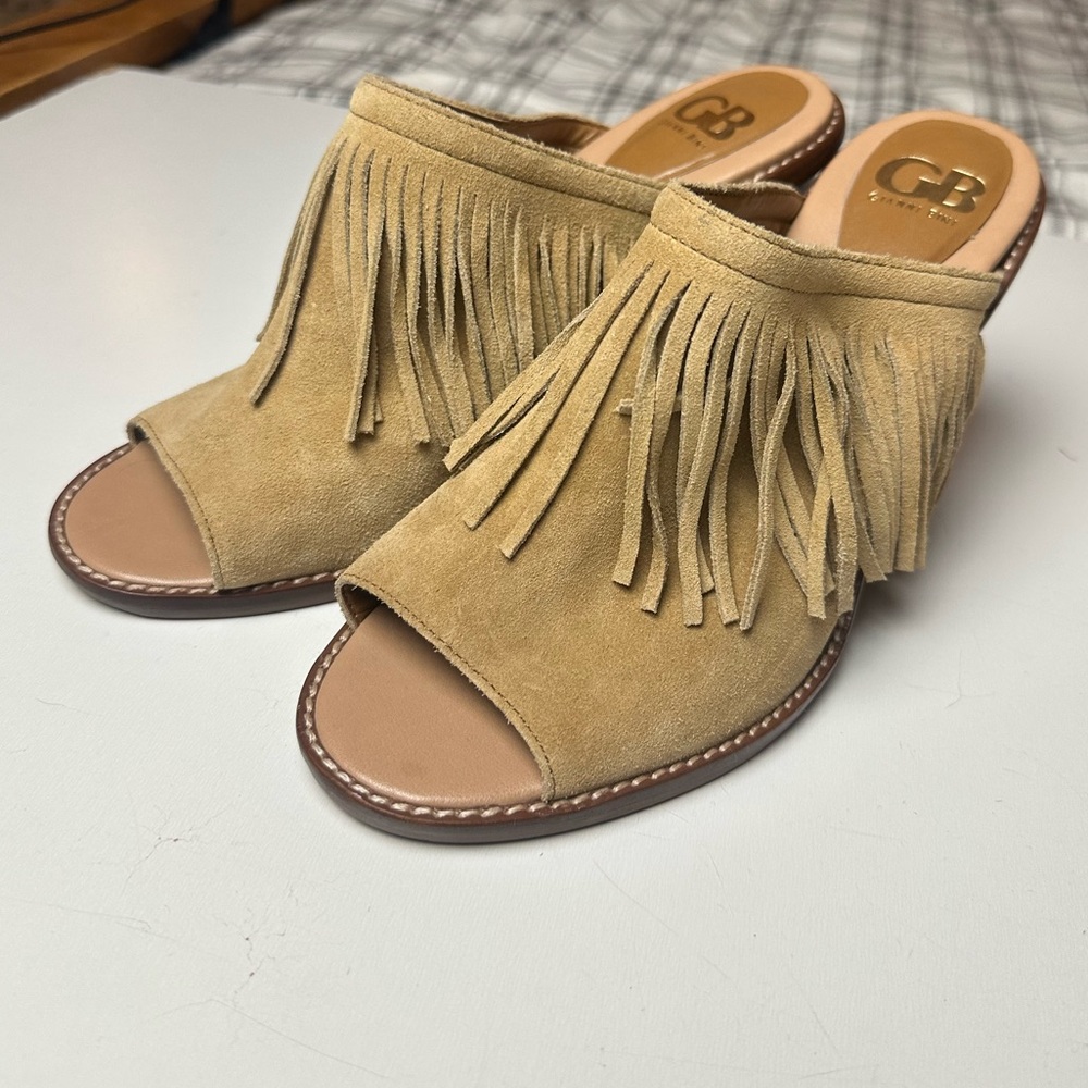 Gianni Bini Tan Road Tripz Suede Leather Fringe SlipOn Womens Mule Heels Size 10